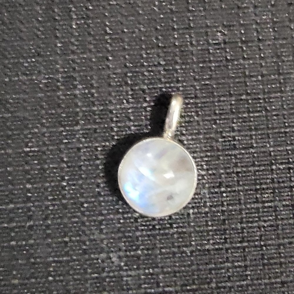 Small sterling silver & moonstone cabochon pendant